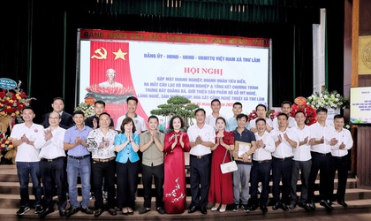 Xã Thư Lâm tổ chức Hội nghị gặp mặt doanh nghiệp, doanh nhân tiêu biểu, ra mắt CLB doanh nghiệp và Tổng kết chương trình trưng bày, quảng bá, giới thiệu sản phẩm đồ gỗ mỹ nghệ làng nghề sản phẩm ocop, hoa, cây cảnh nghệ thuật.