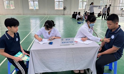 Bệnh viện đa khoa Mê Linh khám sức khỏe cho học sinh
