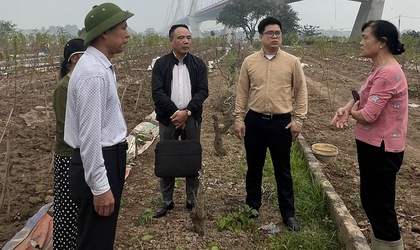 NHCSXH Tây Hồ kịp thời hỗ trợ người dân phường Phú Thượng khắc phục hậu quả mưa lũ