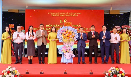 Trường Mầm non Cổ Đông đón Bằng công nhận trường đạt chuẩn Quốc gia mức độ 2