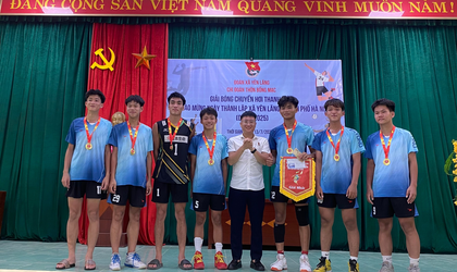 SÔI NỔI GIẢI BÓNG CHUYỀN HƠI THANH NIÊN 
CHÀO MỪNG NGÀY THÀNH LẬP XÃ YÊN LÃNG