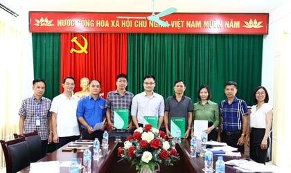UBND xã Sơn Đồng làm việc với phòng giao dịch NHCS Hoài Đức về công tác ủy thác vay vốn