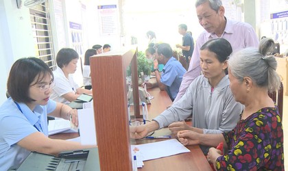 Hát Môn: Hỗ trợ người dân hoàn thiện hồ sơ hưởng trợ cấp hưu trí xã hội