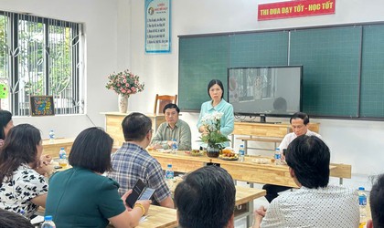 TỪ SỰ QUAN TÂM ĐẾN HÀNH ĐỘNG - LÃNH ĐẠO PHƯỜNG CẦU GIẤY TIẾP SỨC CHO TRƯỜNG TIỂU HỌC HẠ YÊN QUYẾT