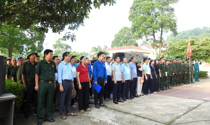 NHIỀU HOẠT ĐỘNG THIẾT THỰC ĐƯỢC TRIỂN KHAI TRONG CHƯƠNG TRÌNH HÀNH QUÂN DÃ NGOẠI GIỮA XÃ TRUNG GIÃ VÀ LỮ ĐOÀN 86