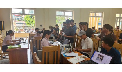 Phòng giao dịch Ngân hàng Chính sách xã hội Phúc Thọ đảm bảo duy trì lịch giao dịch cố định tại các điểm giao dịch của xã Phúc Lộc sau khi sắp xếp đơn vị hành chính từ ngày 01/7/2025