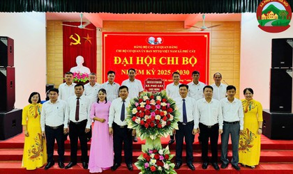Chi bộ cơ quan UBMTTQ Việt Nam xã Phú Cát tổ chức thành công đại hội khóa I, nhiệm kỳ 2025–2030