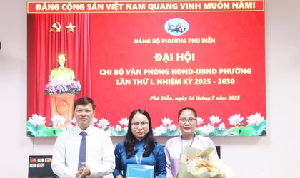 Chi bộ Văn phòng HĐND - UBND Phú Diễn sẵn sàng cho nhiệm kỳ mới