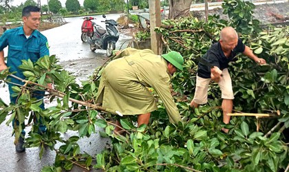 Bát Tràng khắc phục hậu quả mưa giông chiều ngày 19/7/2025