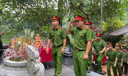 Công an xã Đoài Phương tri ân các anh hùng liệt sỹ