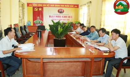 Đồng chí Bí thư Đảng ủy xã Phú Cát tiếp công dân định kỳ, lắng nghe 15 lượt ý kiến, kiến nghị