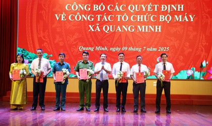 Đảng ủy xã Quang Minh công bố quyết định thành lập các chi bộ trực thuộc Đảng bộ xã; quán triệt, triển khai kế hoạch tổ chức đại hội Đảng bộ xã Quang Minh lần thứ I, nhiệm kỳ 2025 - 2030