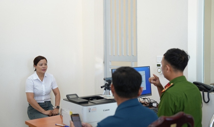 Công an xã Hạ Bằng: Nỗ lực “về đích sớm” trong cấp thẻ đảng viên gắn chíp