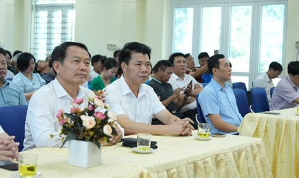 UBND PHƯỜNG YÊN NGHĨA TỔ CHỨC TẬP HUẤN ỨNG DỤNG CÔNG NGHỆ SỐ VÀ TRÍ TUỆ NHÂN TẠO (AI) CHO CÁN BỘ, CÔNG CHỨC VÀ TỔ CÔNG NGHỆ SỐ CỘNG ĐỒNG