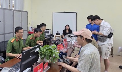 Phường Hà Đông: Cấp đổi khoảng 4.700 thẻ đảng viên sau ba ngày