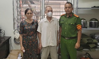Công an phường Kim Liên kịp thời giúp đỡ người đàn ông đi lạc tìm được gia đình