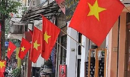 Phường Hà Đông tổ chức tuyên truyền cổ động trực quan nhân dịp kỷ niệm 80 năm Cách mạng Tháng Tám và Quốc khánh 2-9
