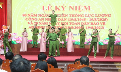 Thạch Thất long trọng kỷ niệm 80 năm Ngày truyền thống Công an Nhân dân và 20 năm Ngày hội Toàn dân bảo vệ An ninh Tổ quốc 