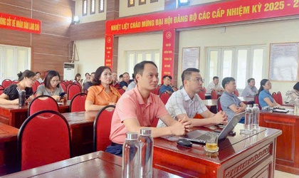 Tập huấn sử dụng trí tuệ nhân tạo (AI) trong xử lý công việc của cán bộ, công chức, viên chức, người lao động trong cơ quan phường Phú Thượng
