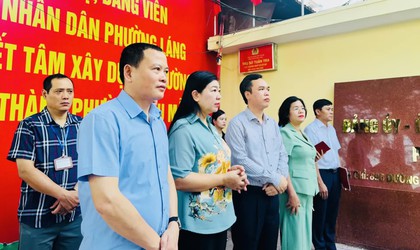 Phường Láng ra quân duy trì trật tự đô thị, vệ sinh môi trường