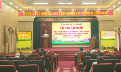 Hội nghị tập huấn công tác chuyển đổi số về hướng dẫn cài đặt, sử dụng dịch vụ công trực tuyến và ứng dụng Etax mobile trên địa bàn xã