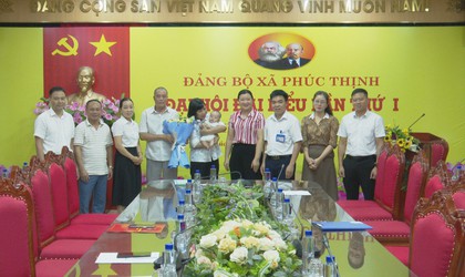 UBND xã Phúc Thịnh tổ chức lễ giao nhận nuôi con nuôi