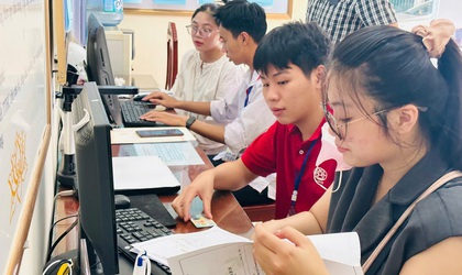 Phường Phương Liệt tăng tốc chiến dịch “45 ngày đêm hỗ trợ chuyển đổi số”
