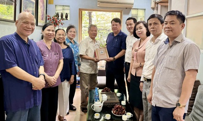 Phường Giảng Võ:  Thăm, tặng quà các gia đình chính sách, người có công nhân dịp  80 năm Quốc khánh