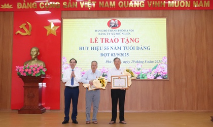 Đảng bộ xã Phú Nghĩa tổ chức Lễ trao tặng huy hiệu Đảng đợt 02/9/2025; Tổng kết công tác tổ chức Đại hội đại biểu Đảng bộ xã lần thứ I, nhiệm kỳ 2025 - 2030; Quán triệt Nghị quyết Đại hội Đảng bộ xã