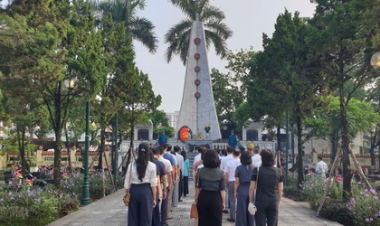 PHƯỜNG PHÚ LƯƠNG VIẾNG NGHĨA TRANG LIỆT SỸ NHÂN KỶ NIỆM 80 NĂM CÁCH MẠNG THÁNG TÁM VÀ QUỐC KHÁNH 2/9