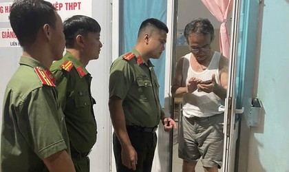 Công an xã kiểm tra các cơ sở lưu trú có người nước ngoài ở trên địa bàn