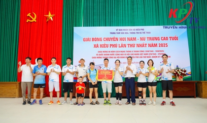 Xã Kiều Phú sôi nổi tham gia Giải bóng chuyền hơi nam, nữ. Chào mừng kỷ niệm 80 năm Cách mạng Tháng Tám thành công, Quốc khánh 2/9 và Thành công Đại hội đại biểu Đảng bộ xã lần thứ nhất.