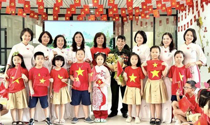 Học sinh khối 2 Tiểu học Đống Đa: Trải nghiệm ý nghĩa, nuôi dưỡng lòng tự hào dân tộc