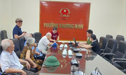 Khương Đình: Tổ chức chi tặng quà nhân dân dịp Quốc khánh 2/9