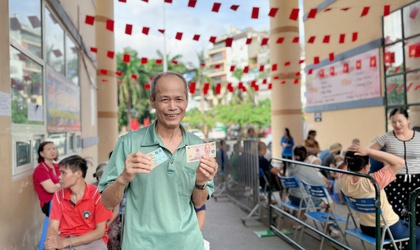 Phường Tương Mai tổ chức tặng quà người dân nhân kỷ niệm 80 năm Cách mạng Tháng Tám và Quốc khánh 2/9 
trên địa bàn Phường Tương Mai