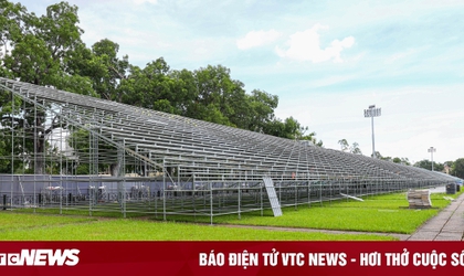 Toàn cảnh khán đài tại Quảng trường Ba Đình phục vụ lễ Quốc khánh 2/9