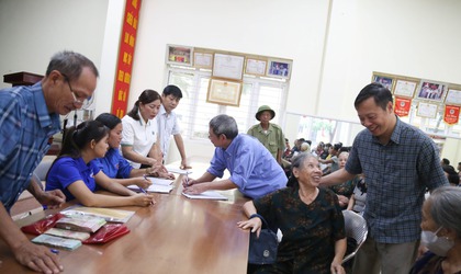 Xã Chương Dương chi trả 5,7 tỷ đồng tiền quà Quốc khánh 2/9 cho Nhân dân