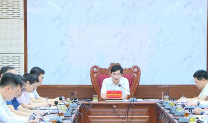 Thường trực Đảng uỷ xã nghe báo cáo tiến độ các dự án trọng điểm trên địa bàn