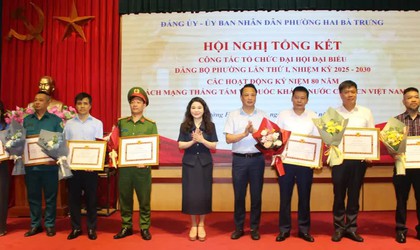 Phường Hai Bà Trưng khen thưởng nhiều tập thể, cá nhân trong tổ chức Đại hội Đảng bộ phường, các hoạt động kỷ niệm Quốc khánh