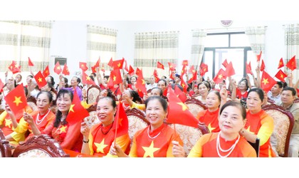 Nhân dân phường Tây Tựu phấn khởi, tự hào theo dõi truyền hình trực tiếp lễ kỷ niệm, diễu binh, diễu hành kỷ niệm 80 năm Quốc khánh 2/9