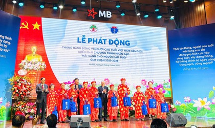 50 người cao tuổi tiêu biểu đại diện cho người cao tuổi phường Cầu Giấy tham dự Lễ phát động Tháng hành động vì người cao tuổi năm 2025
