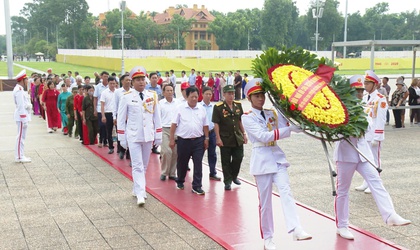 CHI BỘ THÔN KHẢ LẠC TỔ CHỨC HOẠT ĐỘNG THỰC TẾ “TỰ HÀO KHU CHÁY ANH HÙNG- VỮNG BƯỚC TƯƠNG LAI”.