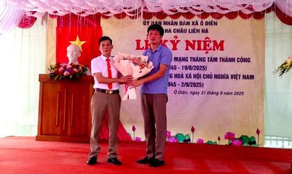 Lễ kỷ niệm 80 năm Cách mạng Tháng Tám và Quốc khánh 2/9 tại xóm Hà Châu, thôn Qúy, Liên Hà
