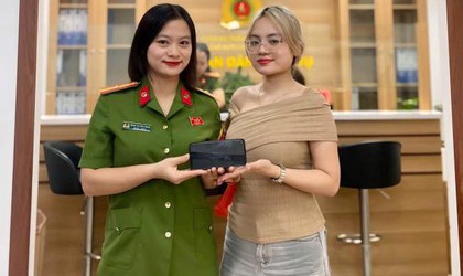 CÔNG AN PHƯỜNG LÁNG TRAO TRẢ TÀI SẢN ĐÁNH RƠI CHO NGƯỜI DÂN 