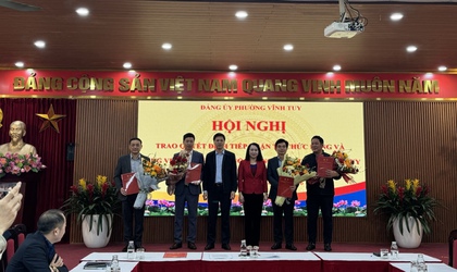 ĐẢNG ỦY PHƯỜNG VĨNH TUY TỔ CHỨC HỘI NGHỊ TRAO QUYẾT ĐỊNH QUYẾT ĐỊNH TIẾP NHẬN TỔ CHỨC ĐẢNG VÀ ĐẢNG VIÊN