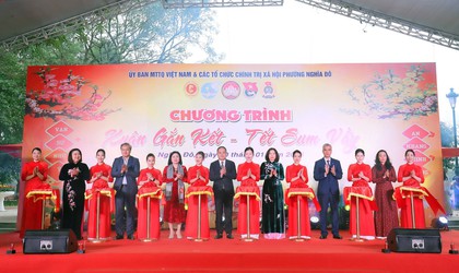 Phường Nghĩa Đô rộn ràng chương trình “Xuân gắn kết – Tết sum vầy” Xuân Bính Ngọ 2026