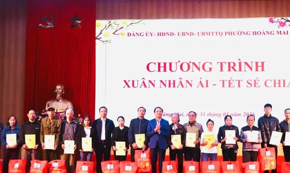 Phường Hoàng Mai tặng 650 suất quà cho các hộ gia đình khó khăn dịp Tết Bính Ngọ 2026