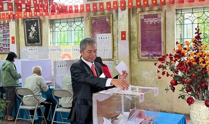  Người dân không nên đăng ảnh thẻ cử tri lên mạng