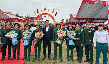 Thanh niên Minh Châu hăng hái lên đường nhập ngũ năm 2026.