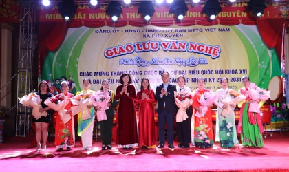 Sôi nổi đêm giao lưu văn nghệ “Phú Xuyên – Niềm tin ngày hội lớn”